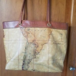 leather purse by La Classe Alviero Martini